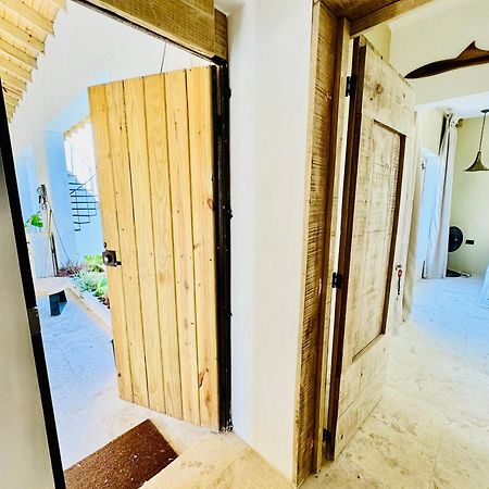 Suami S Room Casa Padura 喀巴里特 外观 照片