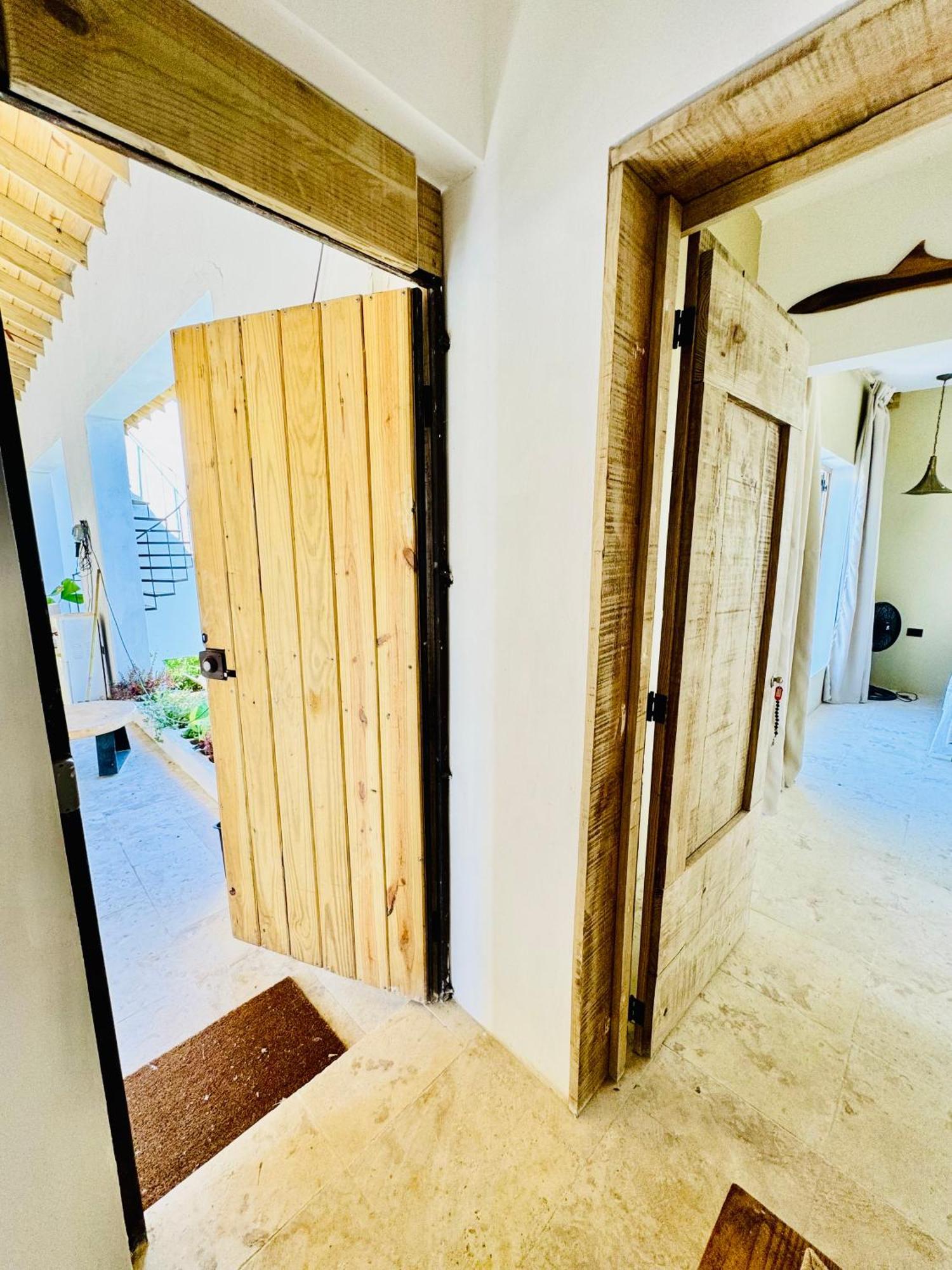 Suami S Room Casa Padura 喀巴里特 外观 照片